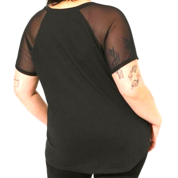 ❤️NWT VINTAGE TORRIID TEE HOCUS POCUS - MESH SLEEVE - APOTHECARY DISNEY BROOMS - Picture 3 of 13